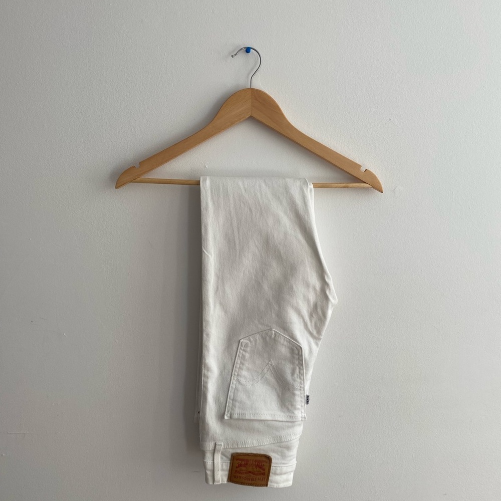 Levi’s Mile High Super Skinny in white
